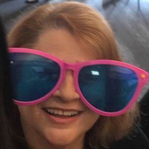 Meet your Posher, Elizabeth